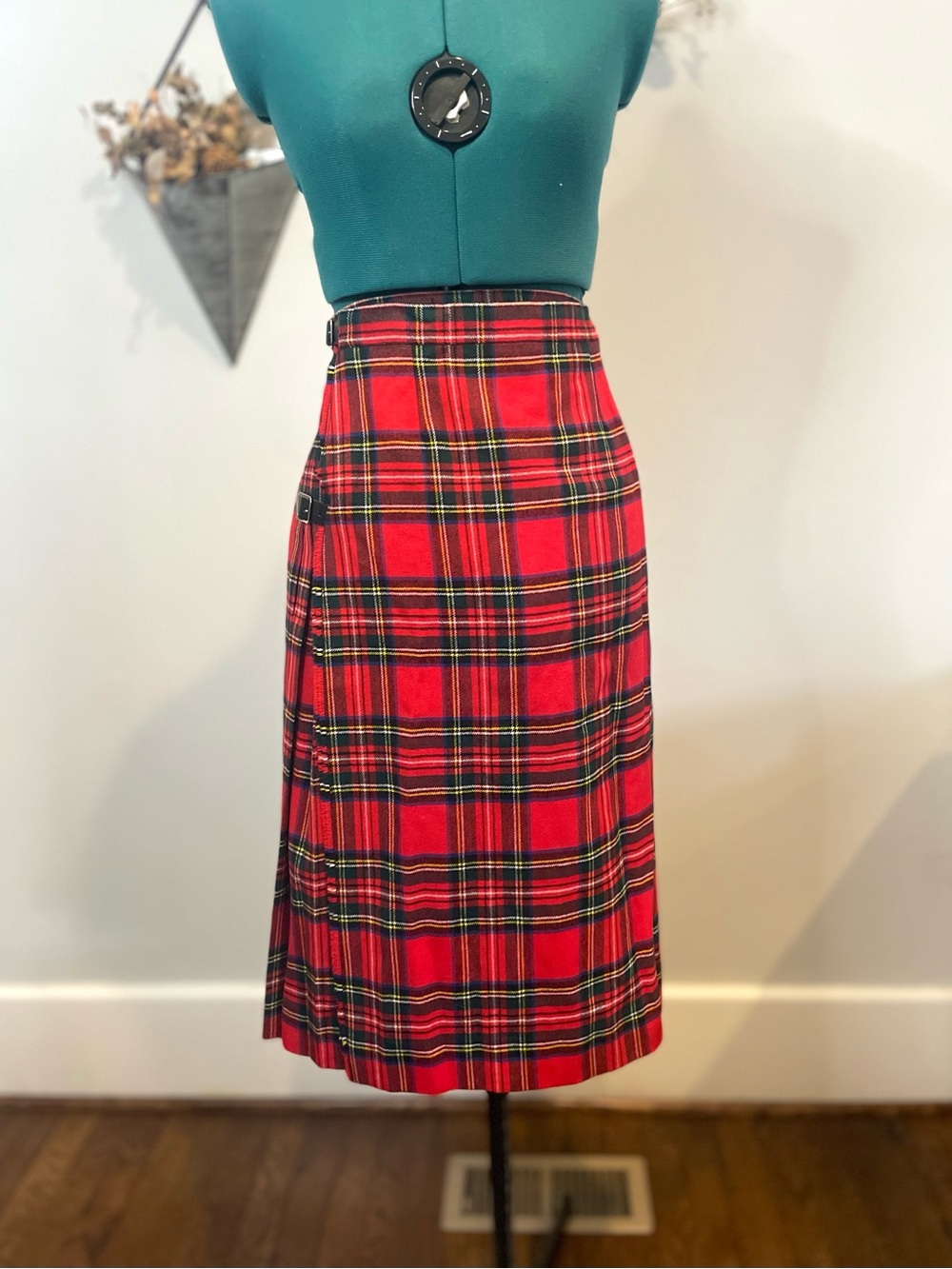 Vintage Westaway & Westaway 100% Wool Kilt Skirt Royal Stewart Tartan Plaid